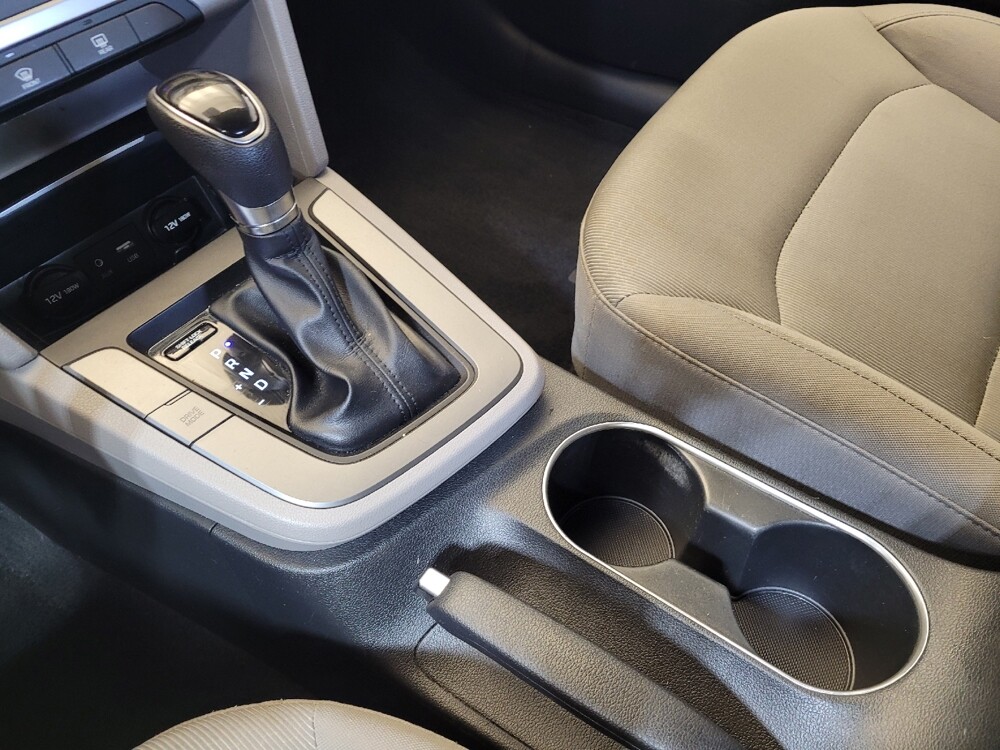 2018 Hyundai Elantra in Columbus, OH 43228 - 18141929 26