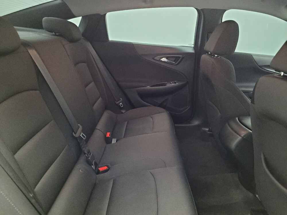 2019 Chevrolet Malibu in Lexington, KY 40509 - 18141950 19