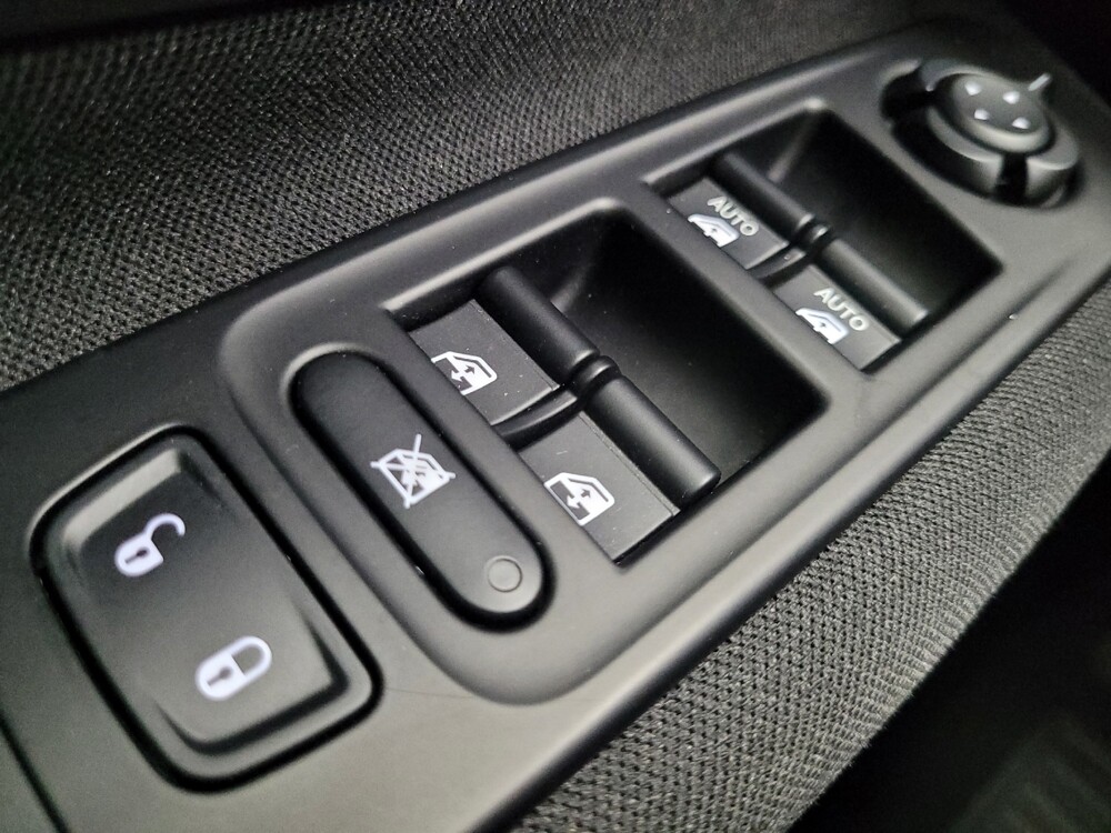 2020 Jeep Renegade in Las Vegas, NV 89104 - 18141957 27