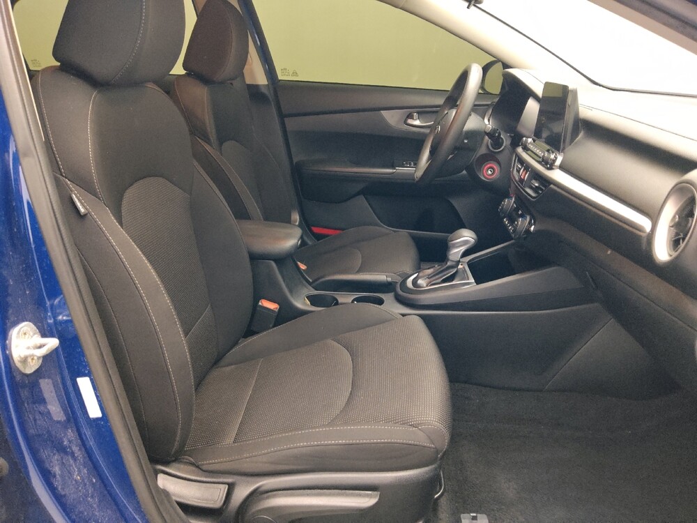 2019 Kia Forte in Savannah, GA 31419 - 18141962 21