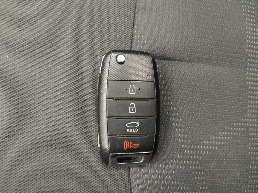 2017 Kia Rio in Eastpointe, MI 48021 - 18141988 32