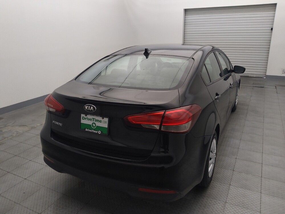 2017 Kia Forte in Houston, TX 77034 - 18141994 7