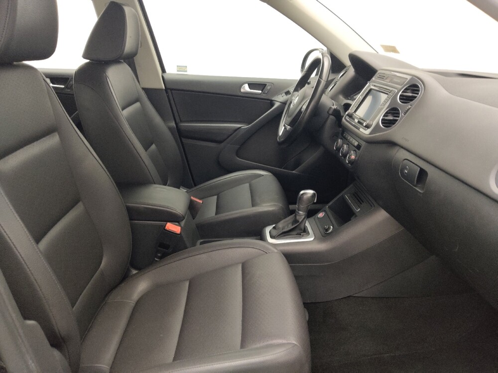 2017 Volkswagen Tiguan in Kissimmee, FL 34744 - 18142001 21
