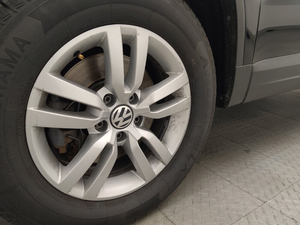 2017 Volkswagen Tiguan in Kissimmee, FL 34744 - 18142001 31