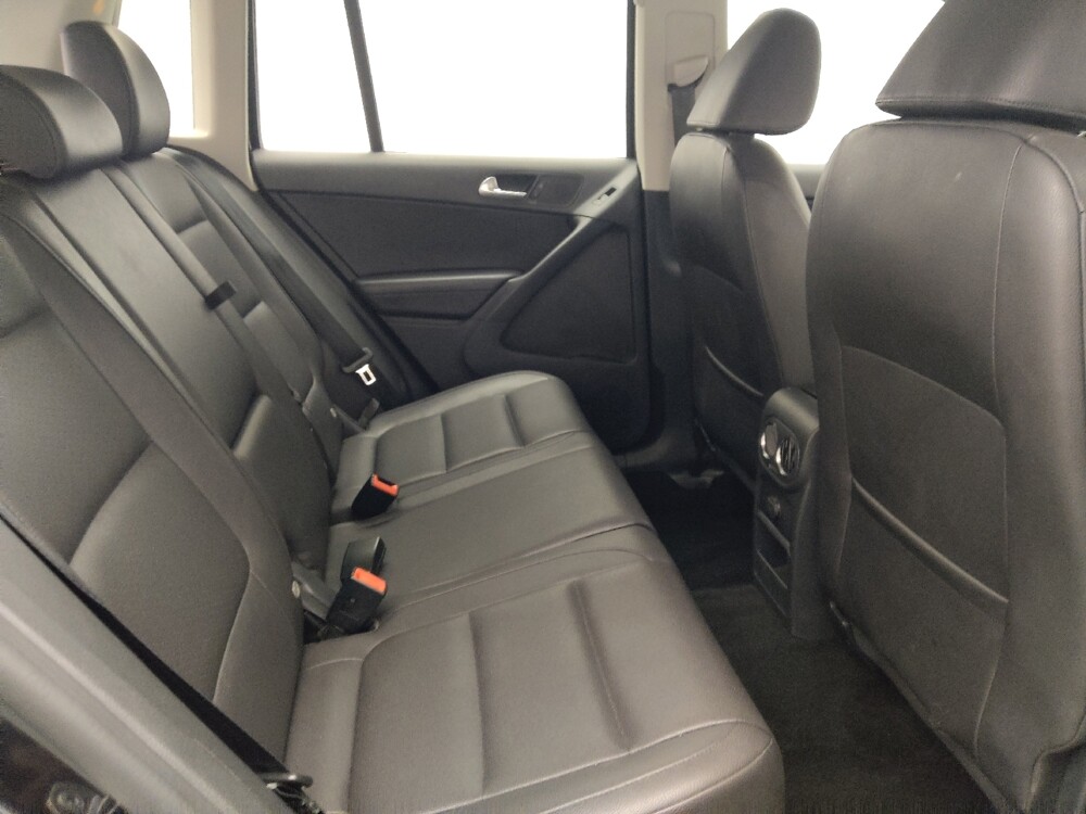 2017 Volkswagen Tiguan in Kissimmee, FL 34744 - 18142001 19