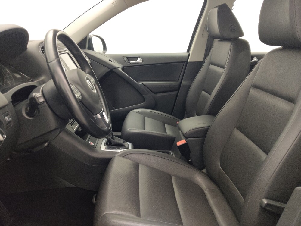 2017 Volkswagen Tiguan in Kissimmee, FL 34744 - 18142001 17