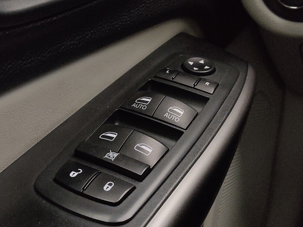 2020 Jeep Cherokee in Springfield, MO 65807 - 18142016 27