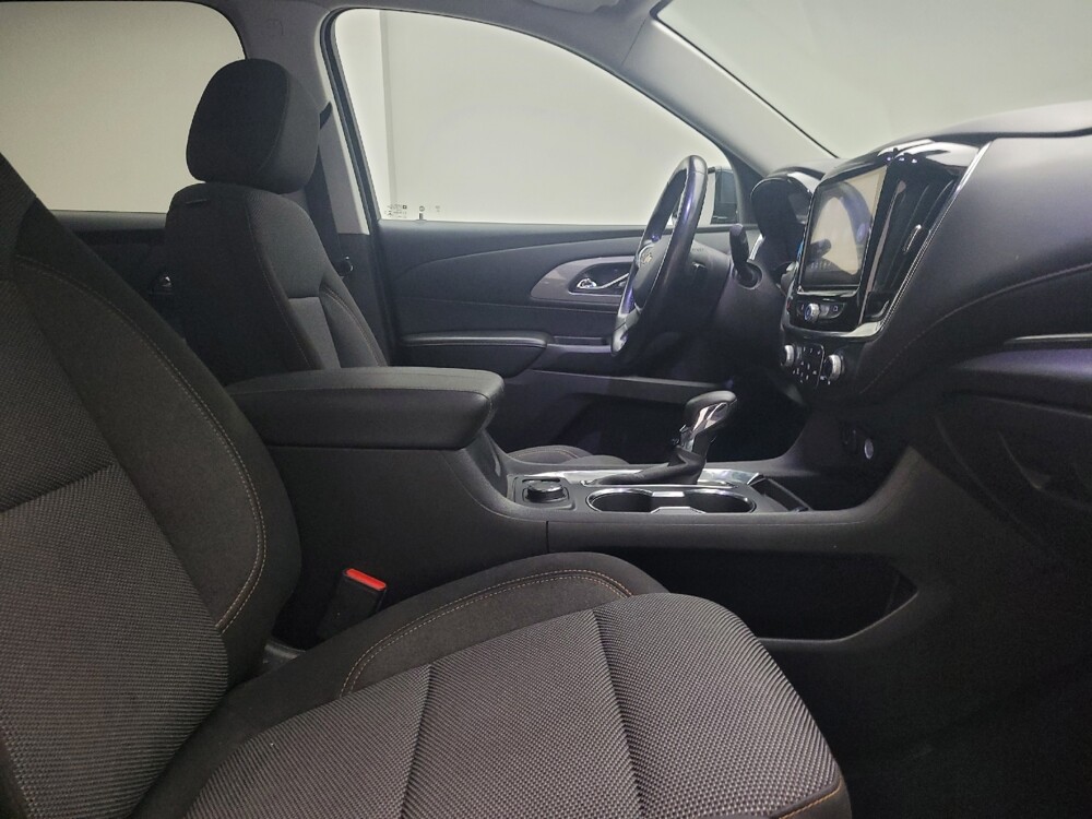 2021 Chevrolet Traverse in Eastpointe, MI 48021 - 18142029 21