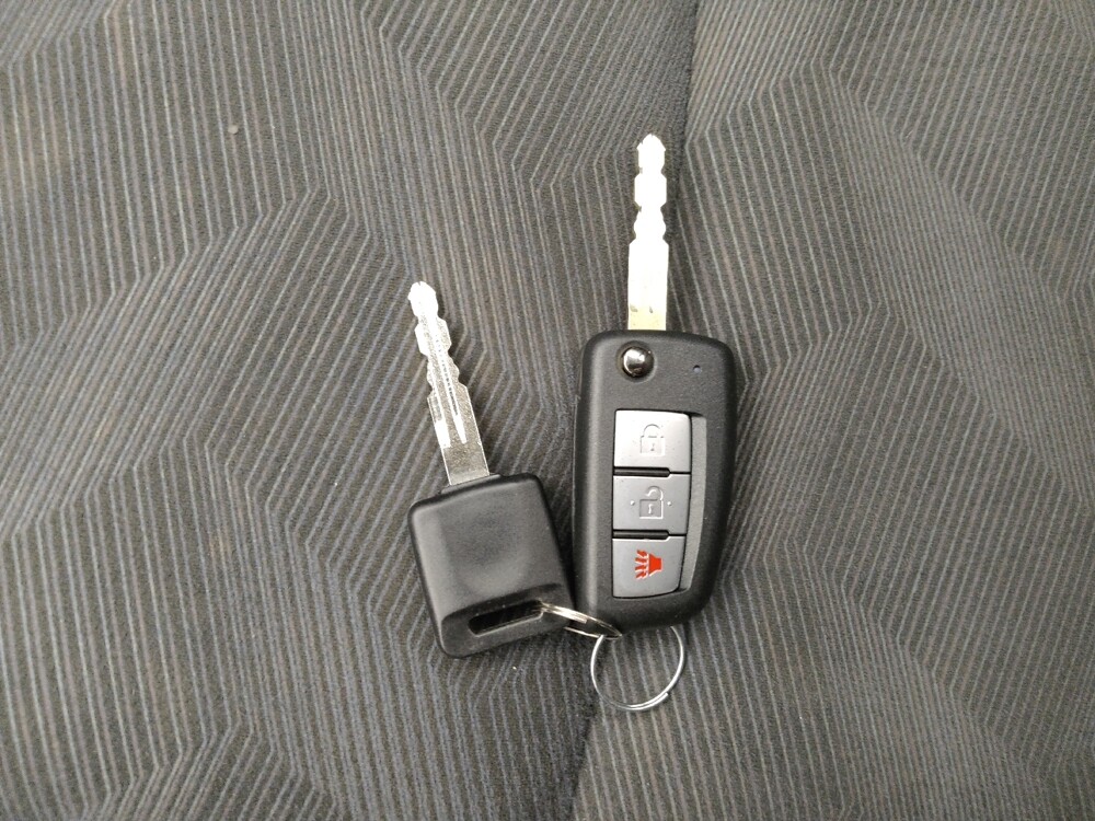 2016 Nissan Rogue in Eastpointe, MI 48021 - 18142031 32