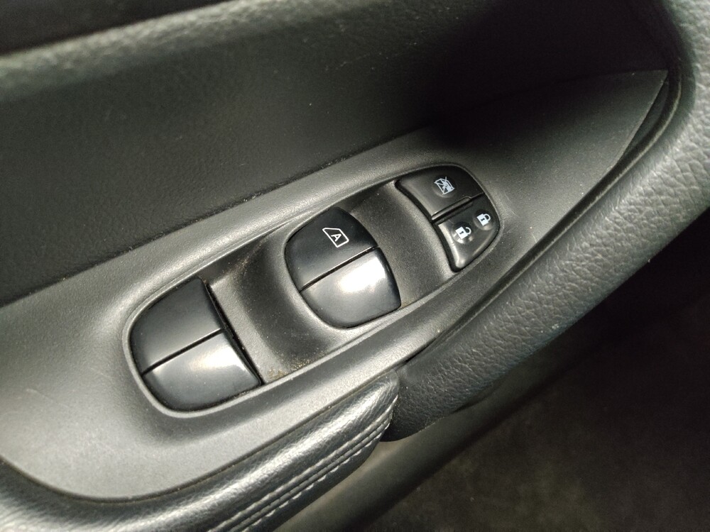 2016 Nissan Rogue in Eastpointe, MI 48021 - 18142031 27