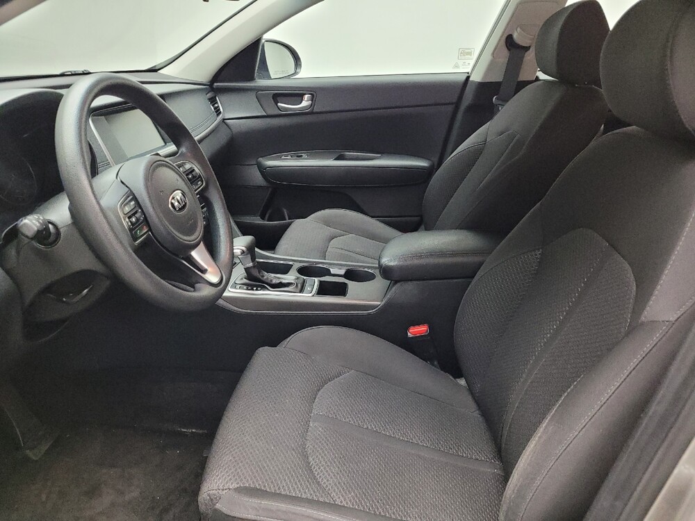 2018 Kia Optima in Eastpointe, MI 48021 - 18142033 17