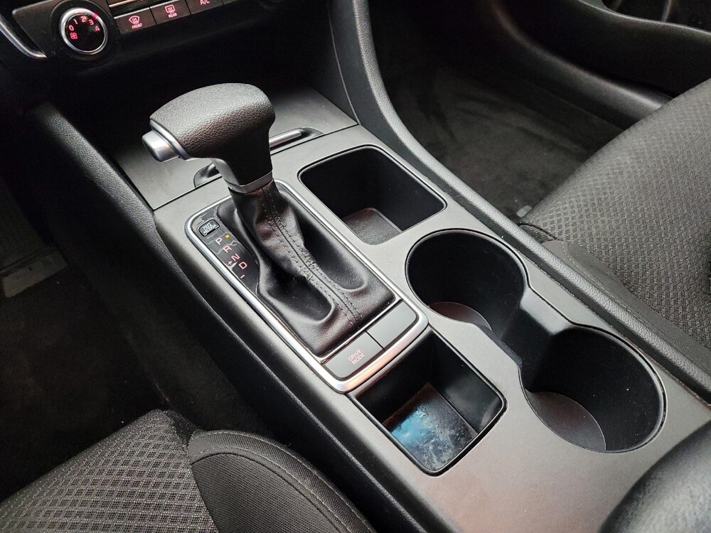 2018 Kia Optima in Eastpointe, MI 48021 - 18142033 26