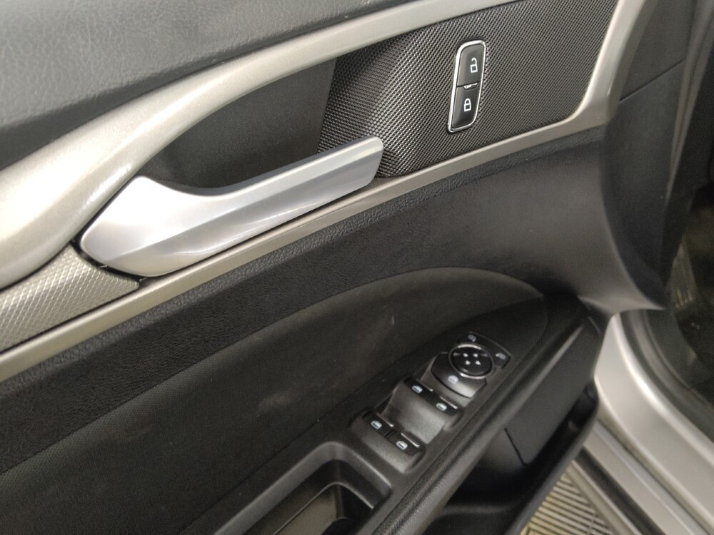 2020 Ford Fusion in Midlothian, IL 60445 - 18142035 27