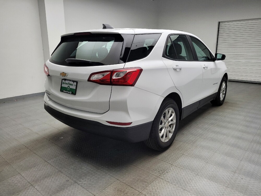 2020 Chevrolet Equinox in Eastpointe, MI 48021 - 18142037 9