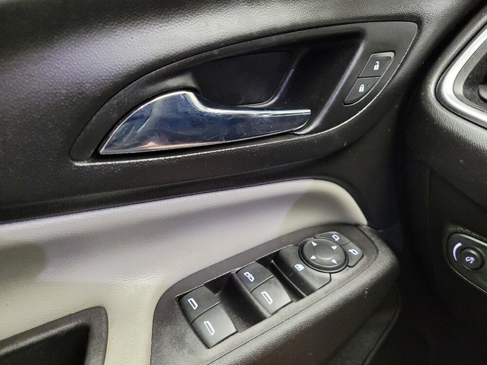 2020 Chevrolet Equinox in Eastpointe, MI 48021 - 18142037 27