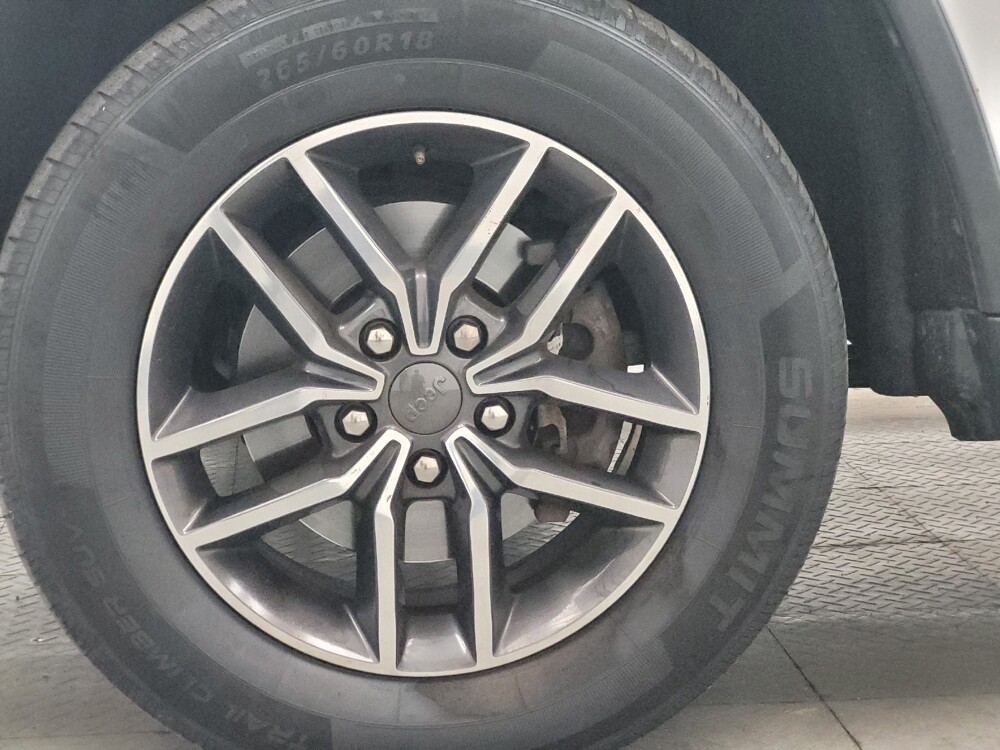 2019 Jeep Grand Cherokee in Memphis, TN 38115 - 18142046 31