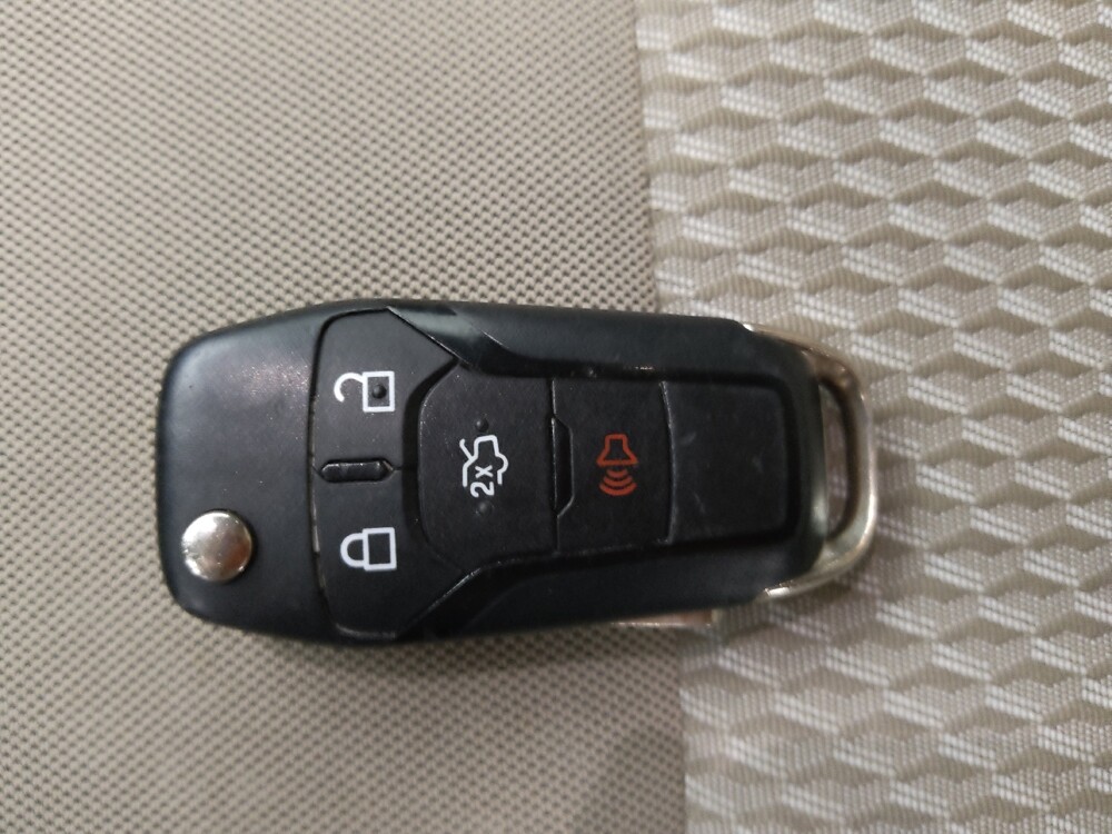2021 Ford Explorer in Gladstone, MO 64118 - 18142049 32