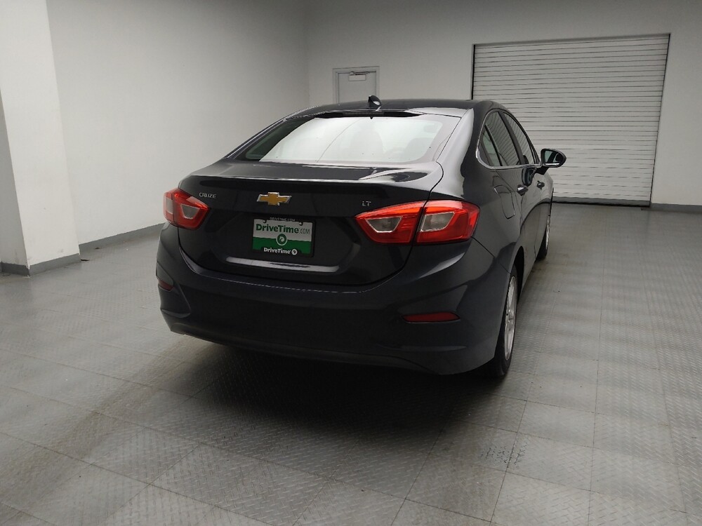 2018 Chevrolet Cruze in Eastpointe, MI 48021 - 18142051 7