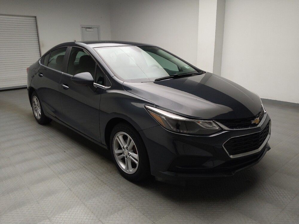 2018 Chevrolet Cruze in Eastpointe, MI 48021 - 18142051 13