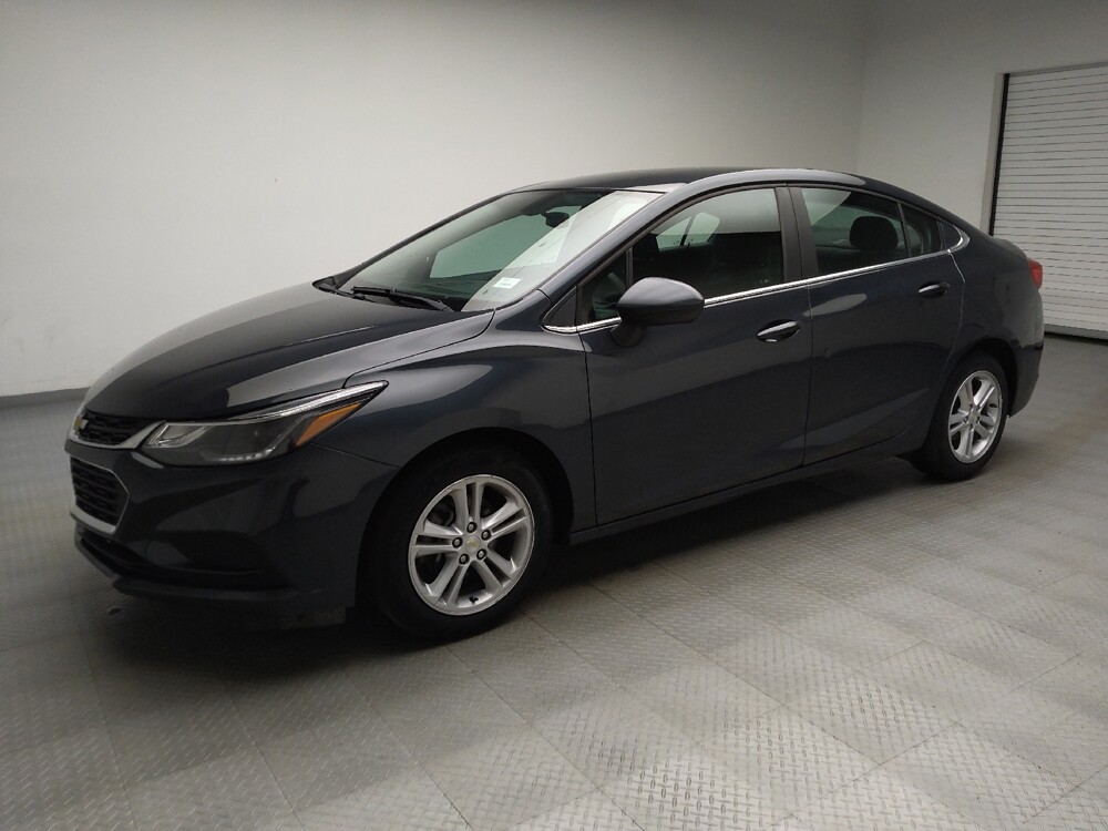 2018 Chevrolet Cruze in Eastpointe, MI 48021 - 18142051 2