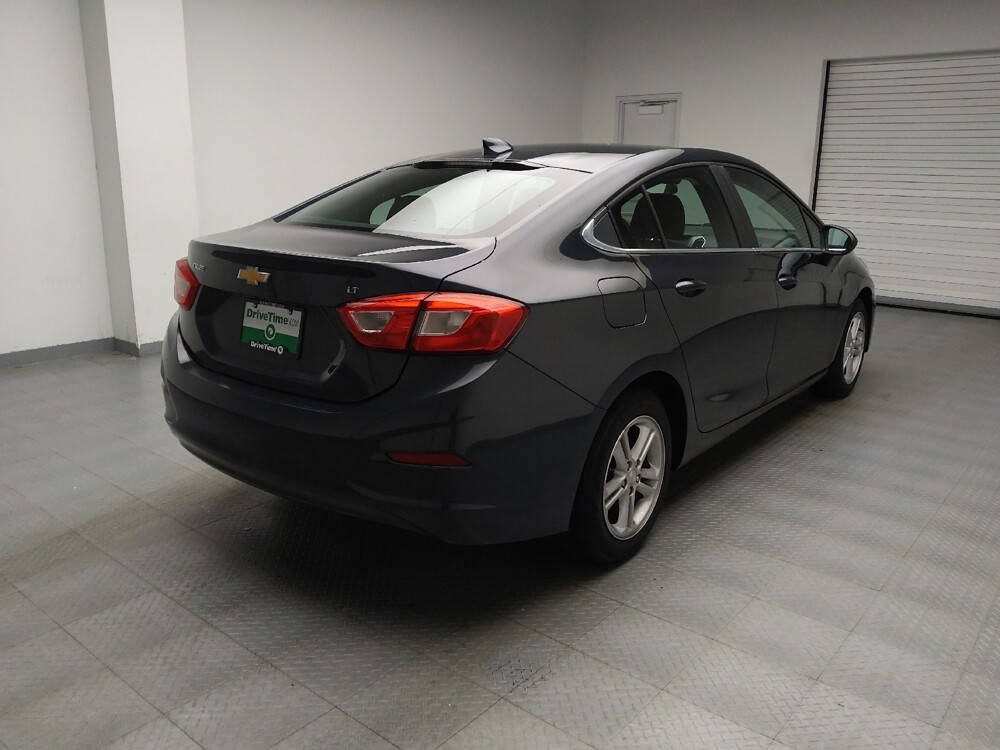 2018 Chevrolet Cruze in Eastpointe, MI 48021 - 18142051 9