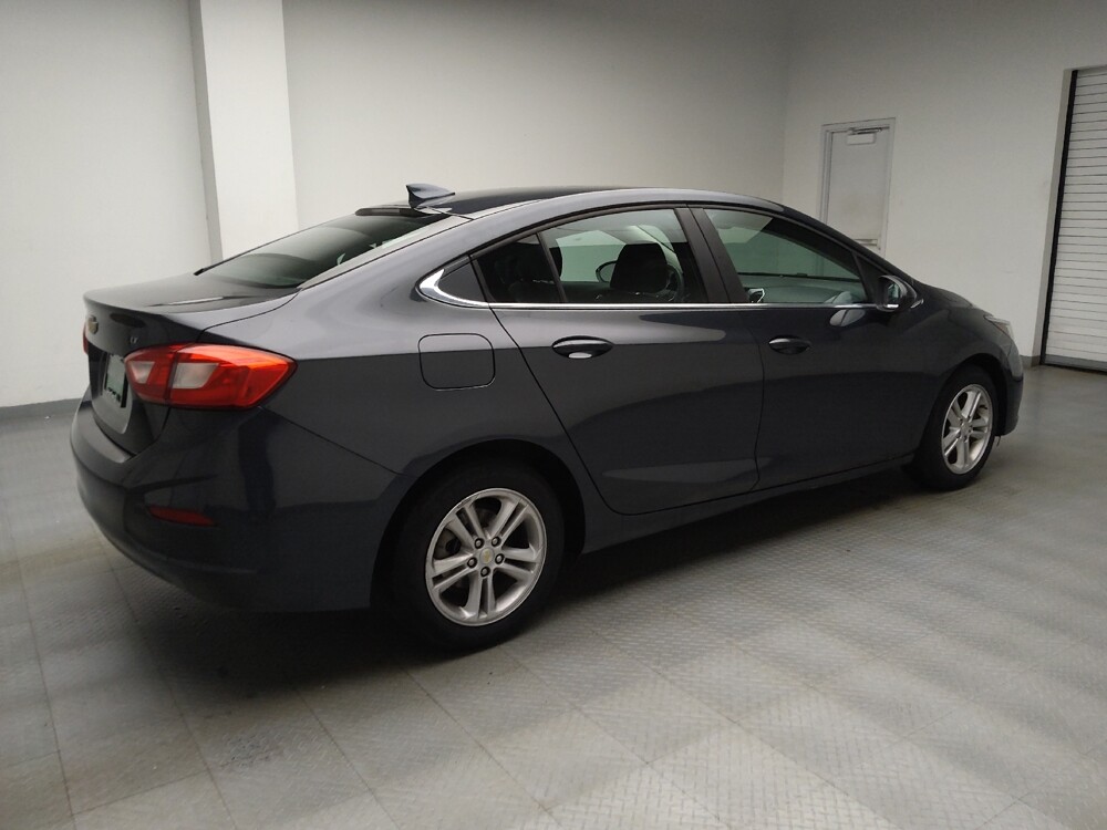 2018 Chevrolet Cruze in Eastpointe, MI 48021 - 18142051 10