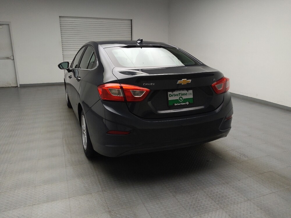 2018 Chevrolet Cruze in Eastpointe, MI 48021 - 18142051 6