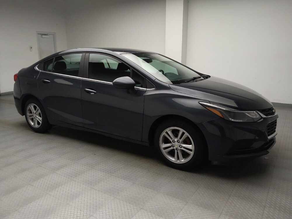 2018 Chevrolet Cruze in Eastpointe, MI 48021 - 18142051 11