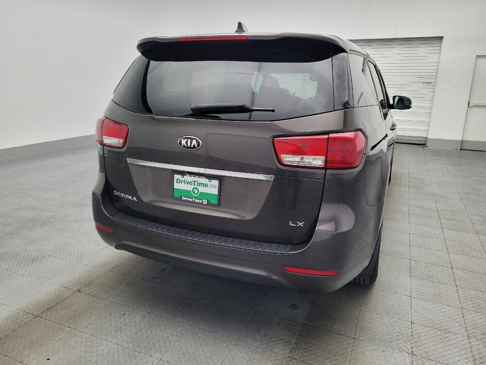2018 Kia Sedona in Hialeah, FL 33014 - 18142055 7