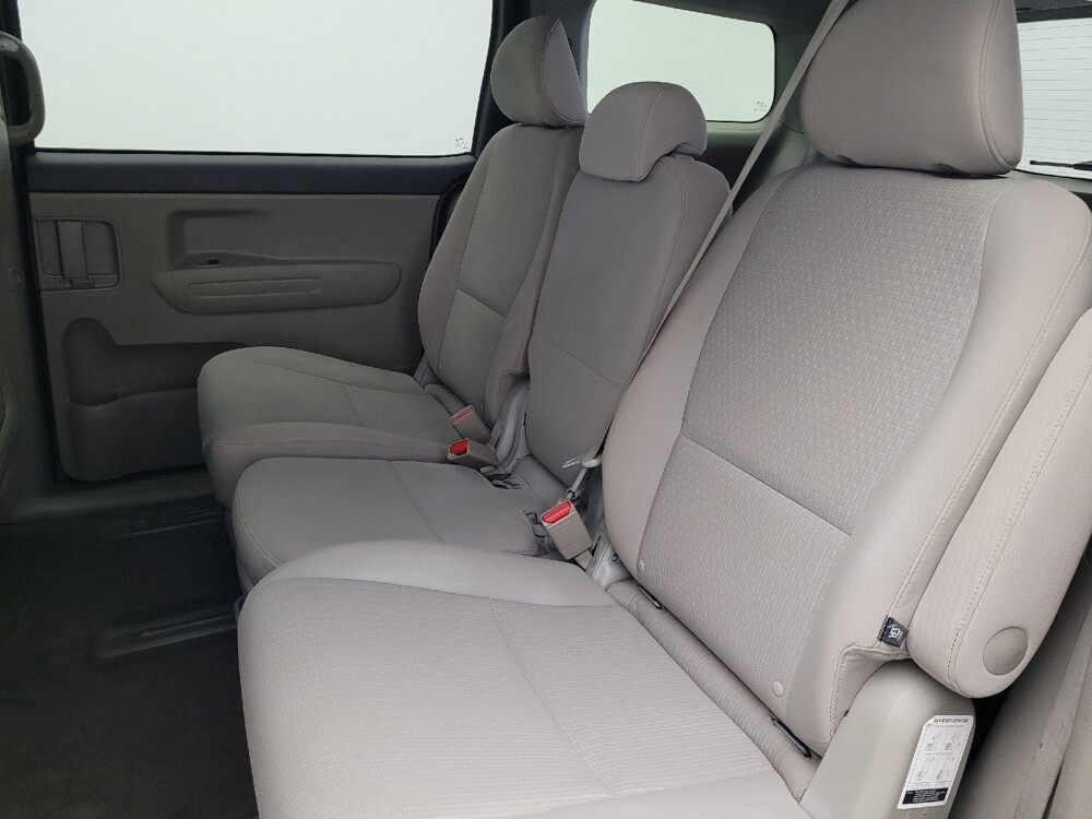 2018 Kia Sedona in Hialeah, FL 33014 - 18142055 18