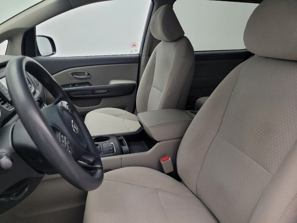 2018 Kia Sedona in Hialeah, FL 33014 - 18142055 17