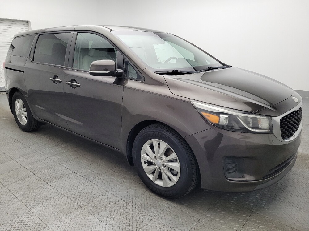 2018 Kia Sedona in Hialeah, FL 33014 - 18142055 13