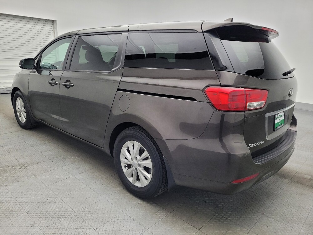 2018 Kia Sedona in Hialeah, FL 33014 - 18142055 5