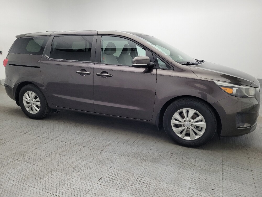 2018 Kia Sedona in Hialeah, FL 33014 - 18142055 11