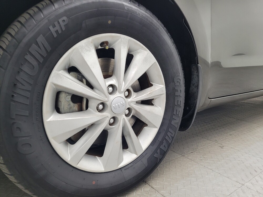 2018 Kia Sedona in Hialeah, FL 33014 - 18142055 31