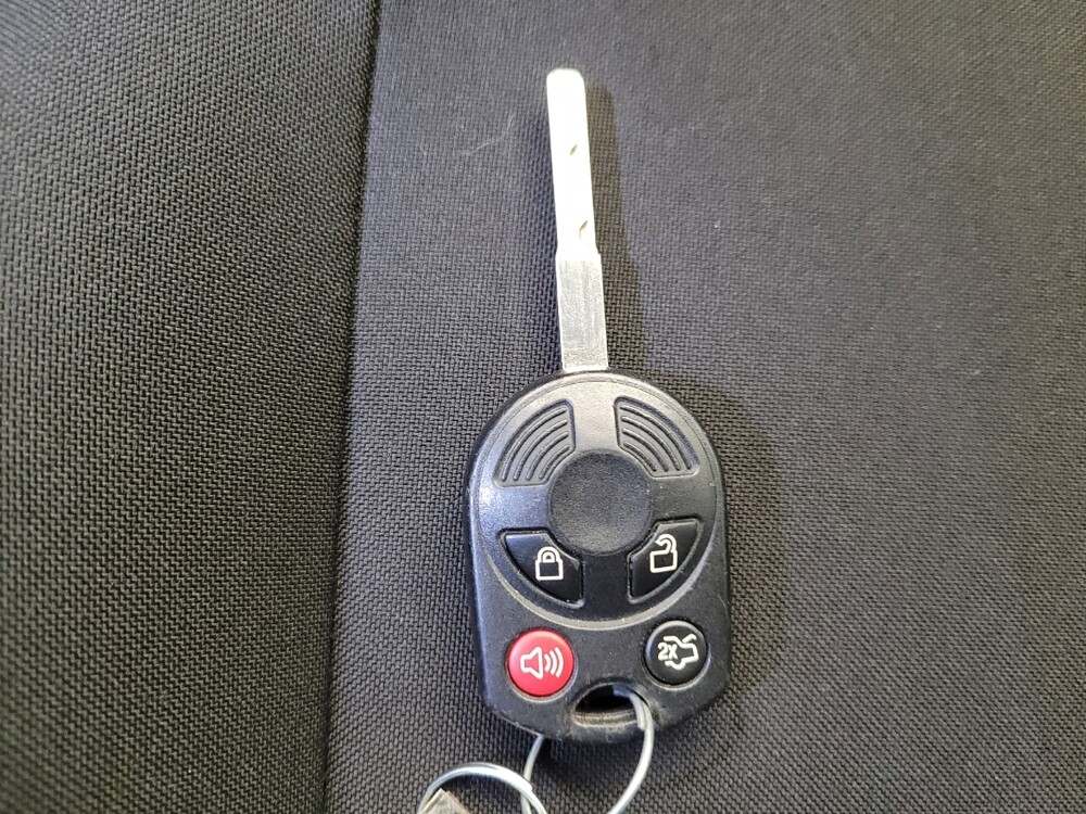 2016 Ford Focus in Lexington, KY 40509 - 18142072 32