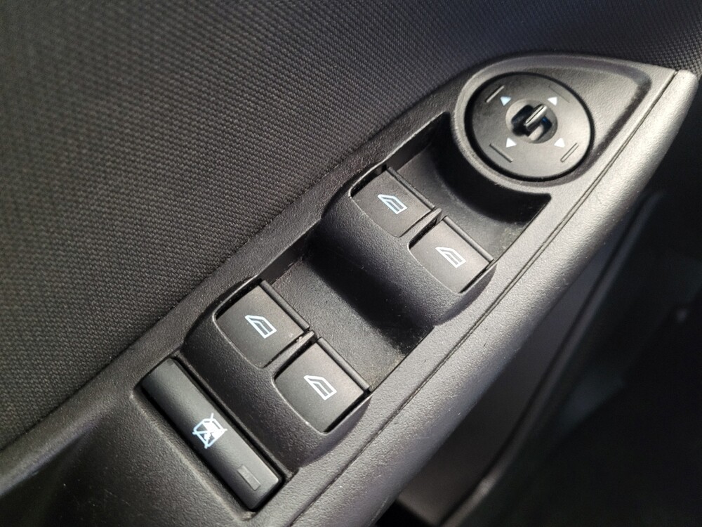 2016 Ford Focus in Lexington, KY 40509 - 18142072 27