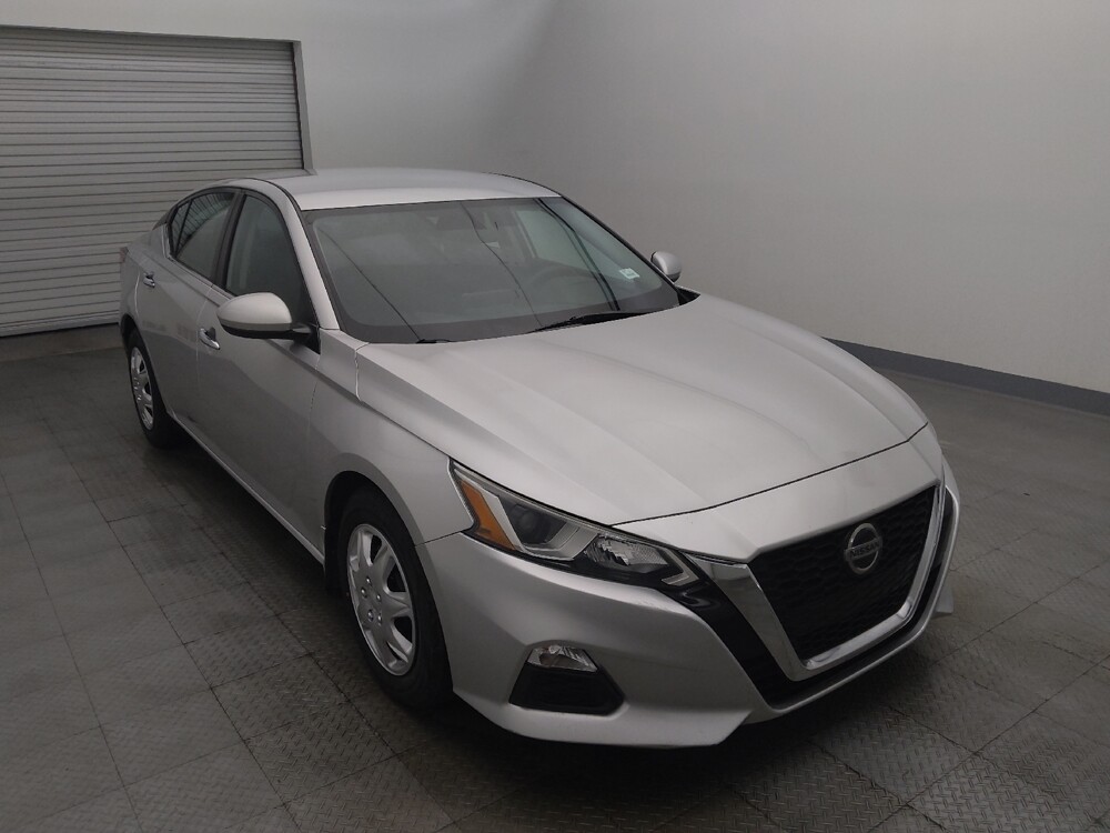 2019 Nissan Altima in Houston, TX 77060 - 18142077 13