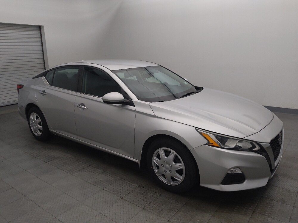 2019 Nissan Altima in Houston, TX 77060 - 18142077 11