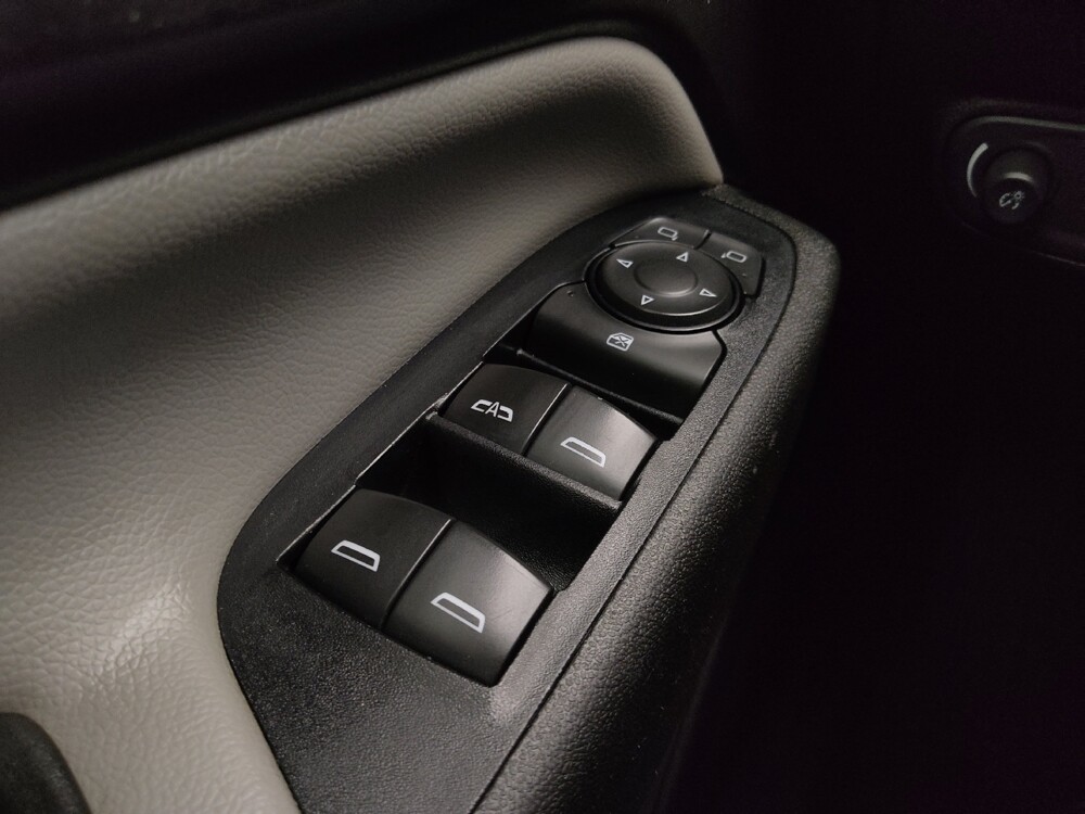 2019 Chevrolet Equinox in Wichita, KS 67207 - 18142078 27
