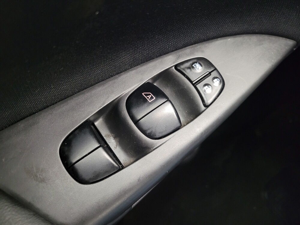 2018 Nissan Sentra in Eastpointe, MI 48021 - 18142080 27