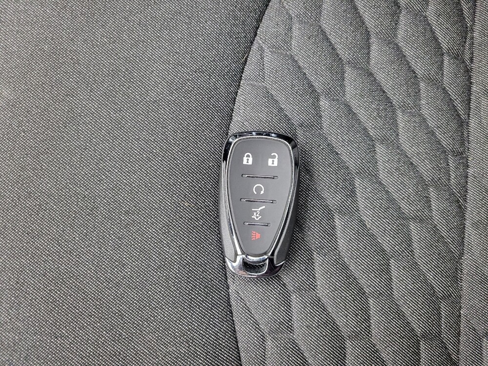 2020 Chevrolet Equinox in Eastpointe, MI 48021 - 18142089 32