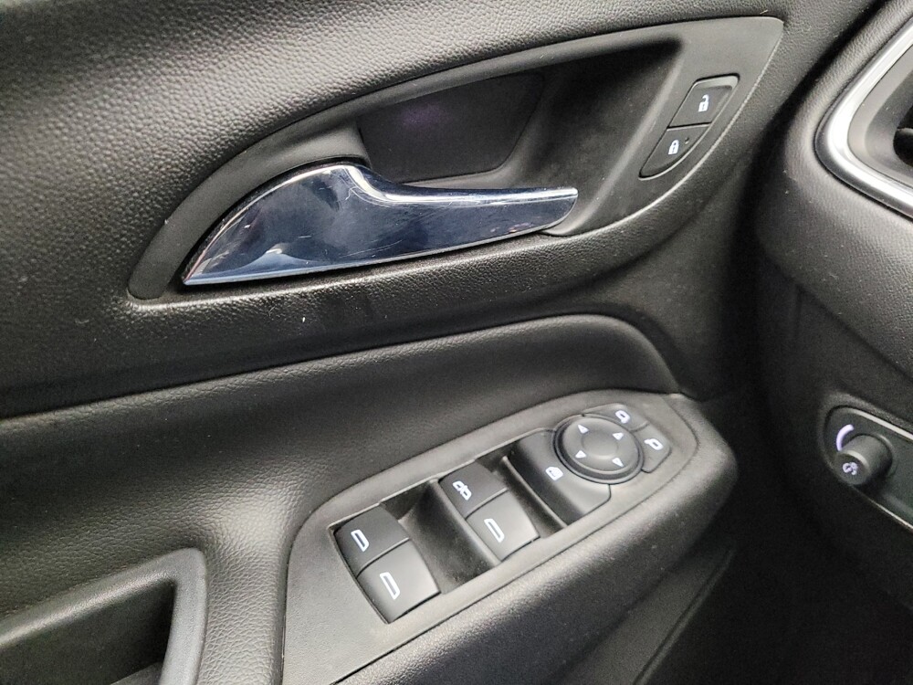 2020 Chevrolet Equinox in Eastpointe, MI 48021 - 18142089 27