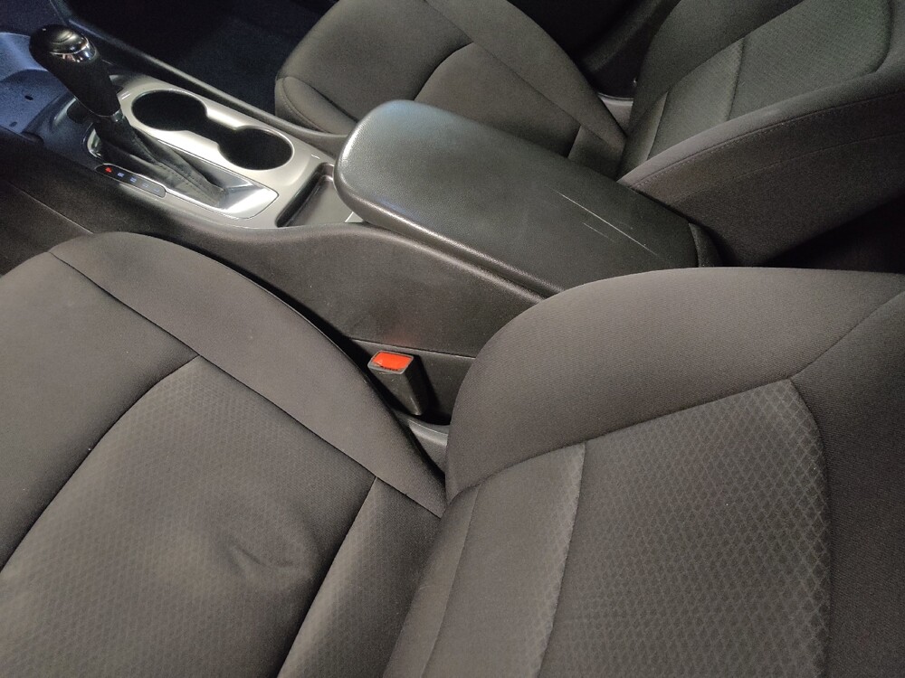 2020 Chevrolet Malibu in Salem, VA 24153 - 18142105 26