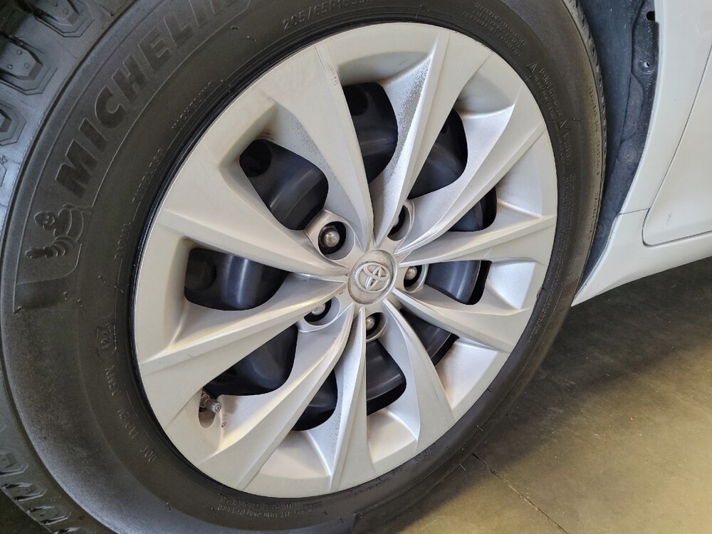 2015 Toyota Camry in Downey, CA 90241 - 18142115 31