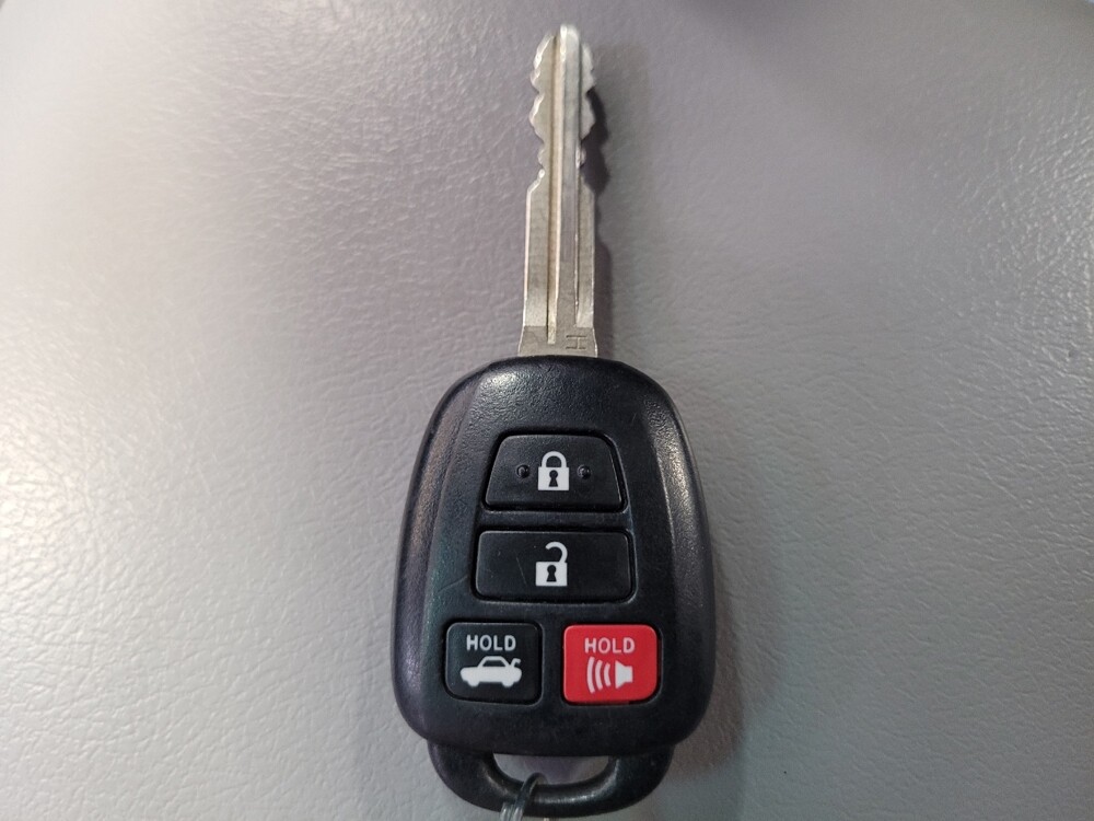 2015 Toyota Camry in Downey, CA 90241 - 18142115 32