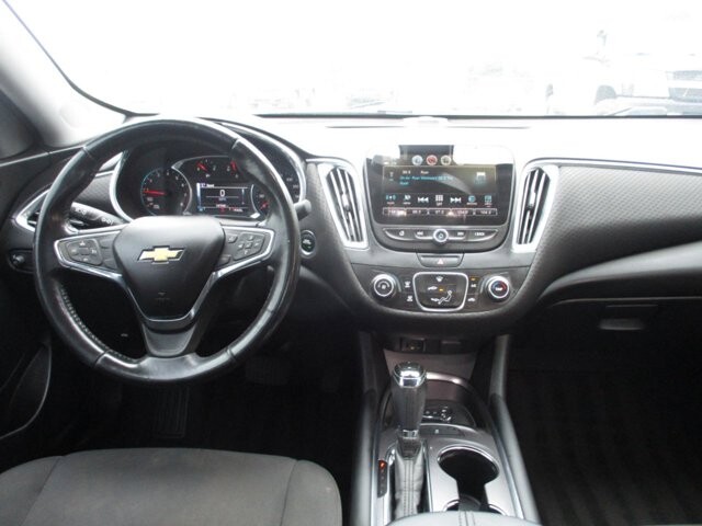 2018 Chevrolet Malibu in Oak Grove, MO 64075 - 18142119 12