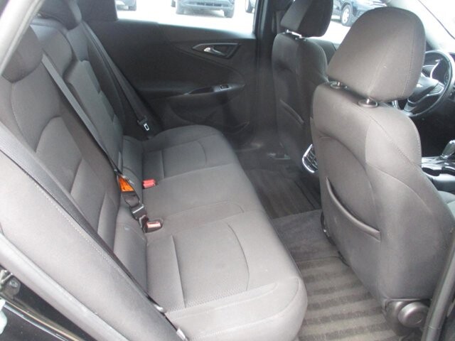 2018 Chevrolet Malibu in Oak Grove, MO 64075 - 18142119 11