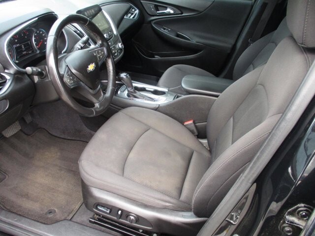 2018 Chevrolet Malibu in Oak Grove, MO 64075 - 18142119 9