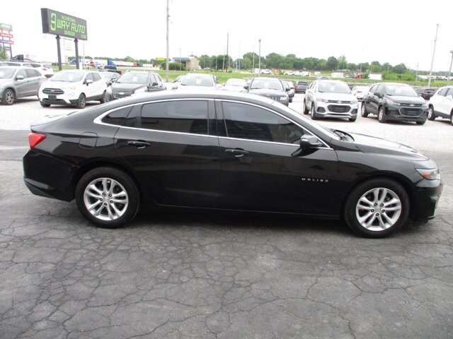 2018 Chevrolet Malibu in Oak Grove, MO 64075 - 18142119 4